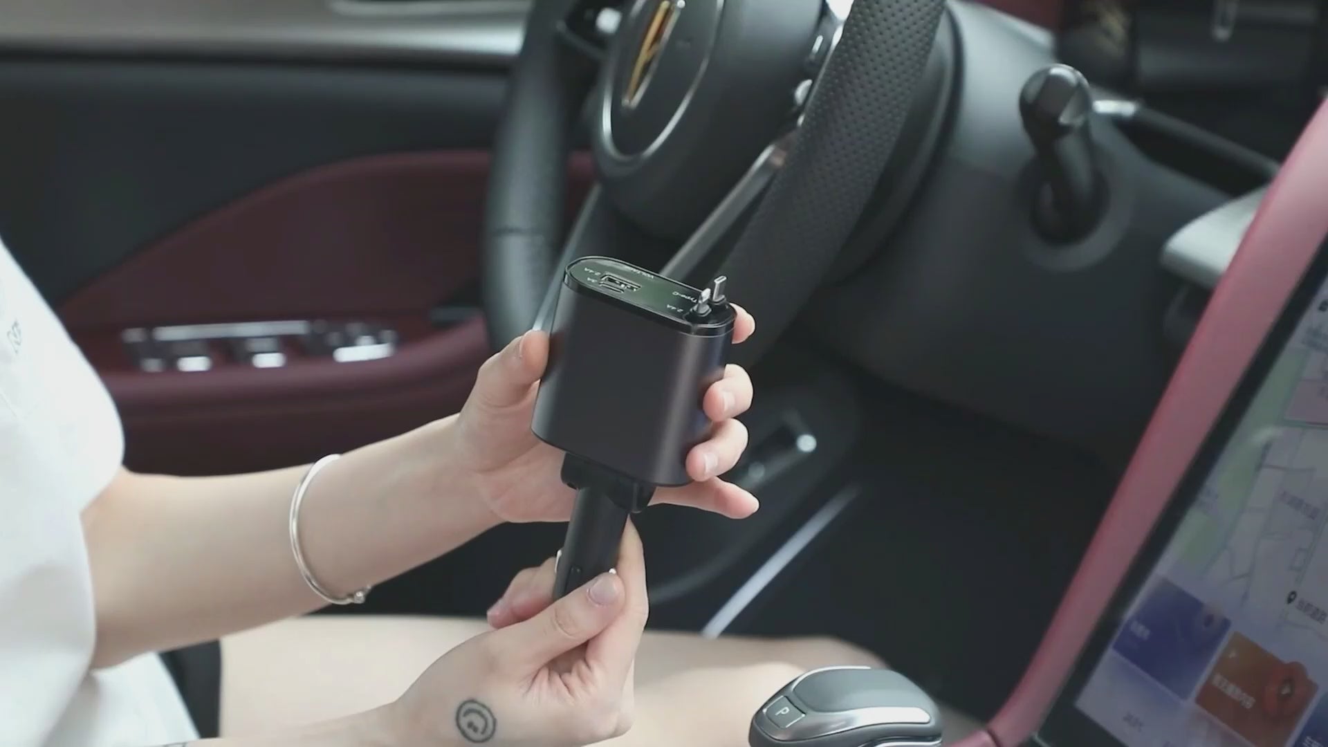 Cargador Retráctil 4 en 1 Movora – Carga Rápida para Todos tus Dispositivos